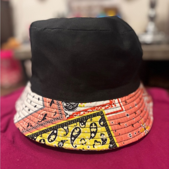 Bucket Hat- Reversable - Picture 5 of 6